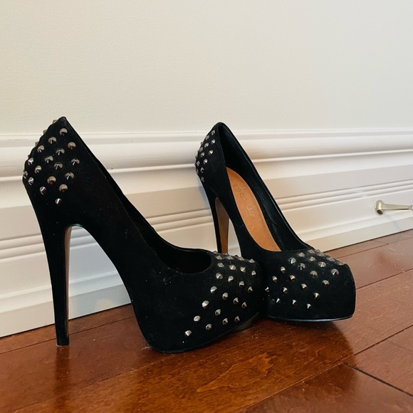 ALDO high heel shoes with stud detailing - Picture 2 of 2